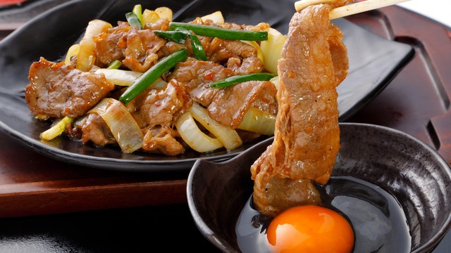 牛ばら肉の鉄板焼き