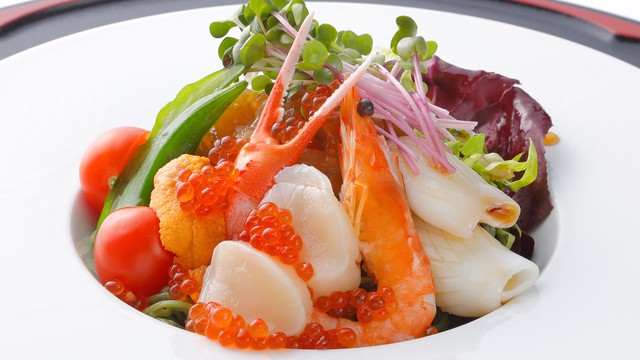 海鮮翡翠涼麺　7/1～提供開始！！