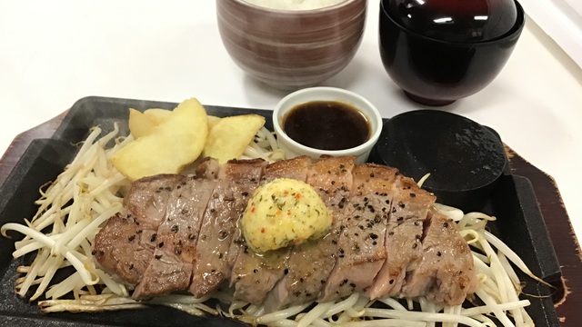 牛サーロインステーキ