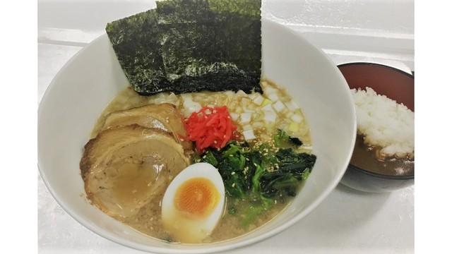 醤油豚骨ラーメン　ミニカレー付